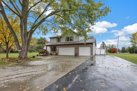 Tiny photo for 2460 Cherokee Drive, London, OH 43140 (MLS # 226010457)