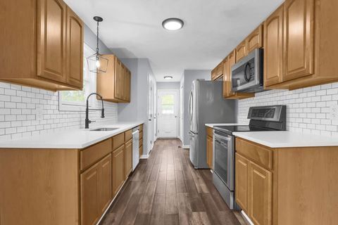 Tiny photo for 2460 Cherokee Drive, London, OH 43140 (MLS # 226010457)