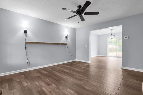 Tiny photo for 2460 Cherokee Drive, London, OH 43140 (MLS # 226010457)