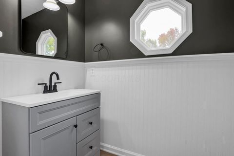 Tiny photo for 2460 Cherokee Drive, London, OH 43140 (MLS # 226010457)