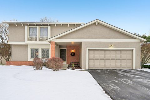 Photo of 488 Uxbridge Avenue, Columbus, OH 43230 (MLS # 225045882)