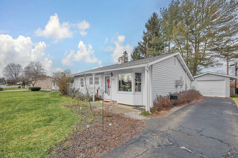 Photo of 476 W Shields Street, Newark, OH 43055 (MLS # 226004739)