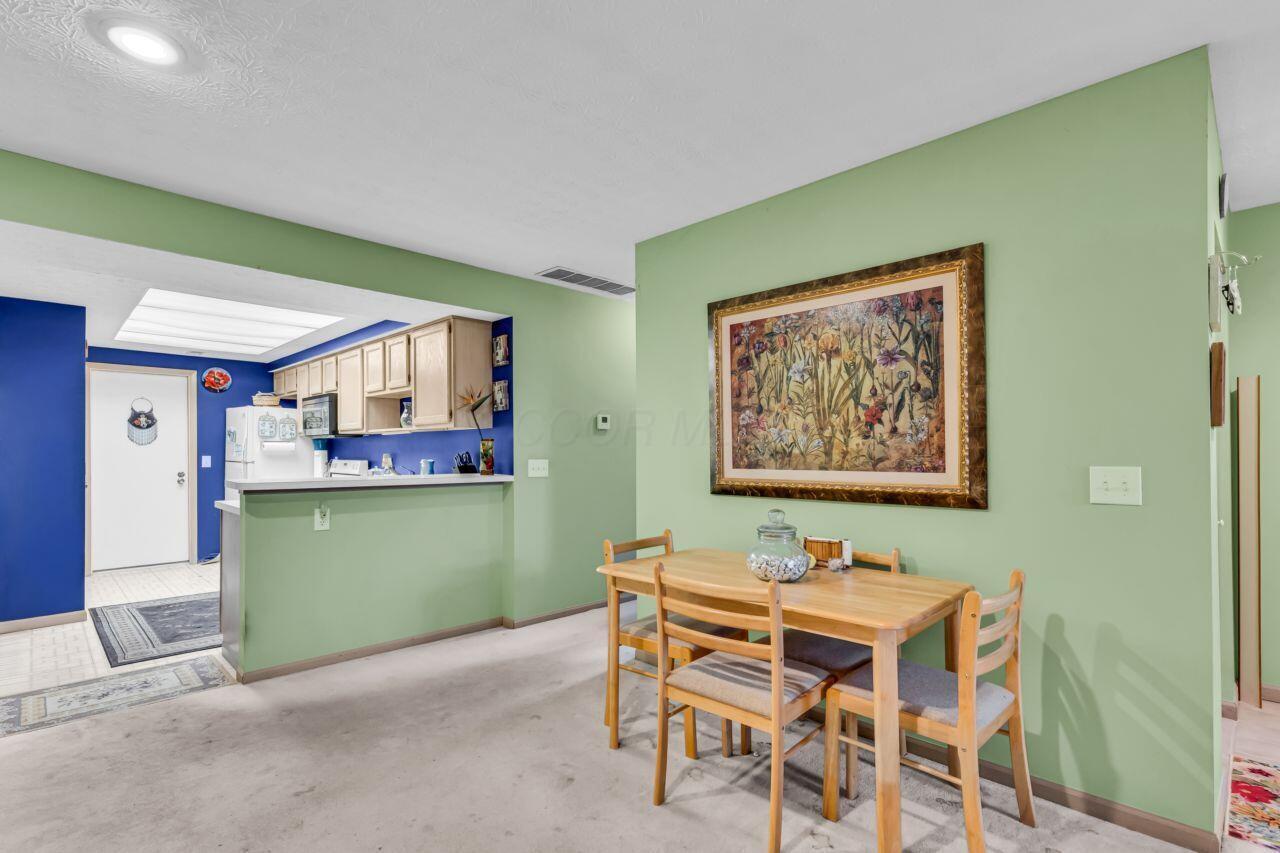 Columbus, Ohio 43235, United States, 3 Bedrooms Bedrooms, ,3 BathroomsBathrooms,Residential,Active,236599