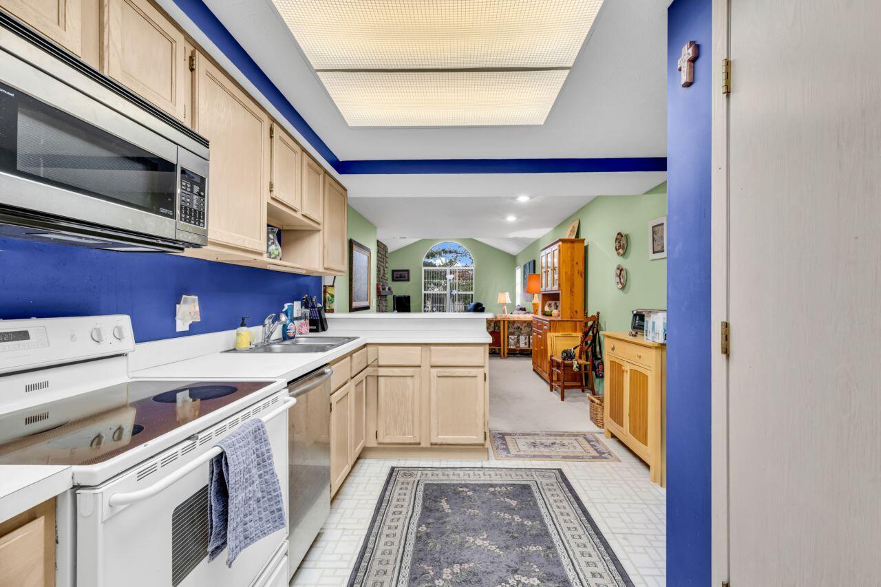 Columbus, Ohio 43235, United States, 3 Bedrooms Bedrooms, ,3 BathroomsBathrooms,Residential,Active,236599