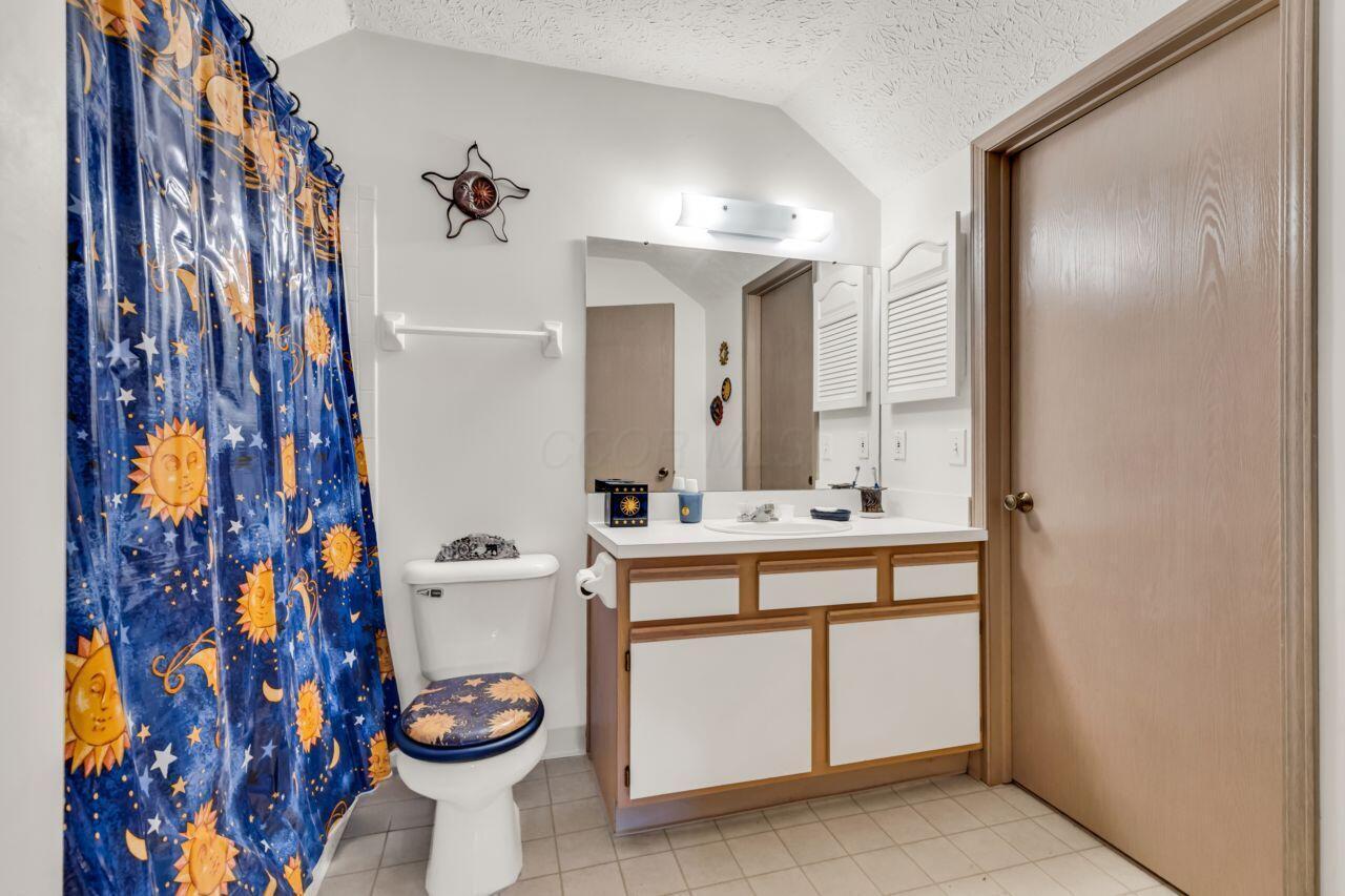 Columbus, Ohio 43235, United States, 3 Bedrooms Bedrooms, ,3 BathroomsBathrooms,Residential,Active,236599