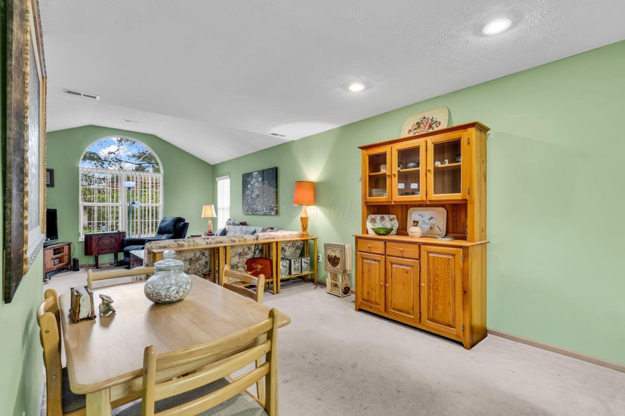 Columbus, Ohio 43235, United States, 3 Bedrooms Bedrooms, ,3 BathroomsBathrooms,Residential,Active,236599