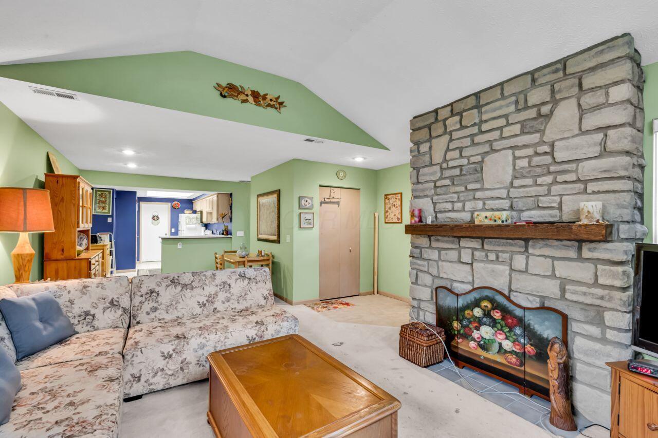 Columbus, Ohio 43235, United States, 3 Bedrooms Bedrooms, ,3 BathroomsBathrooms,Residential,Active,236599