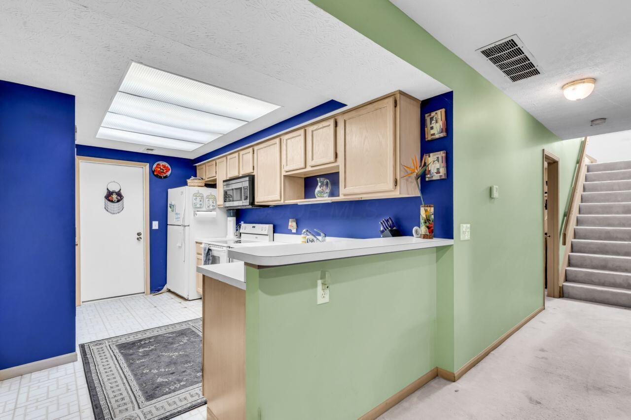 Columbus, Ohio 43235, United States, 3 Bedrooms Bedrooms, ,3 BathroomsBathrooms,Residential,Active,236599