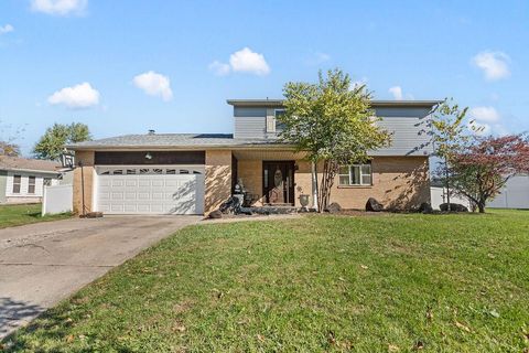 Photo of 6338 Beaver Lake Drive, Grove City, OH 43123 (MLS # 225039658)