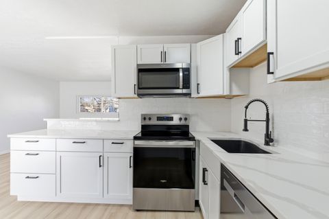 Photo of 2321 Dunning Court, Columbus, OH 43219 (MLS # 226002961)