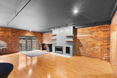 Photo of 55 W Livingston Avenue 2B #2B, Columbus, OH 43215 (MLS # 225039849)