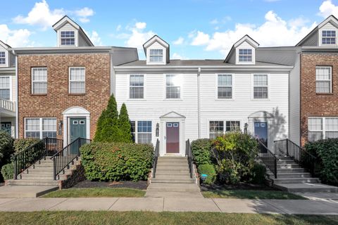 Photo of 1010 Hartford Village Boulevard, Columbus, OH 43228 (MLS # 226005645)