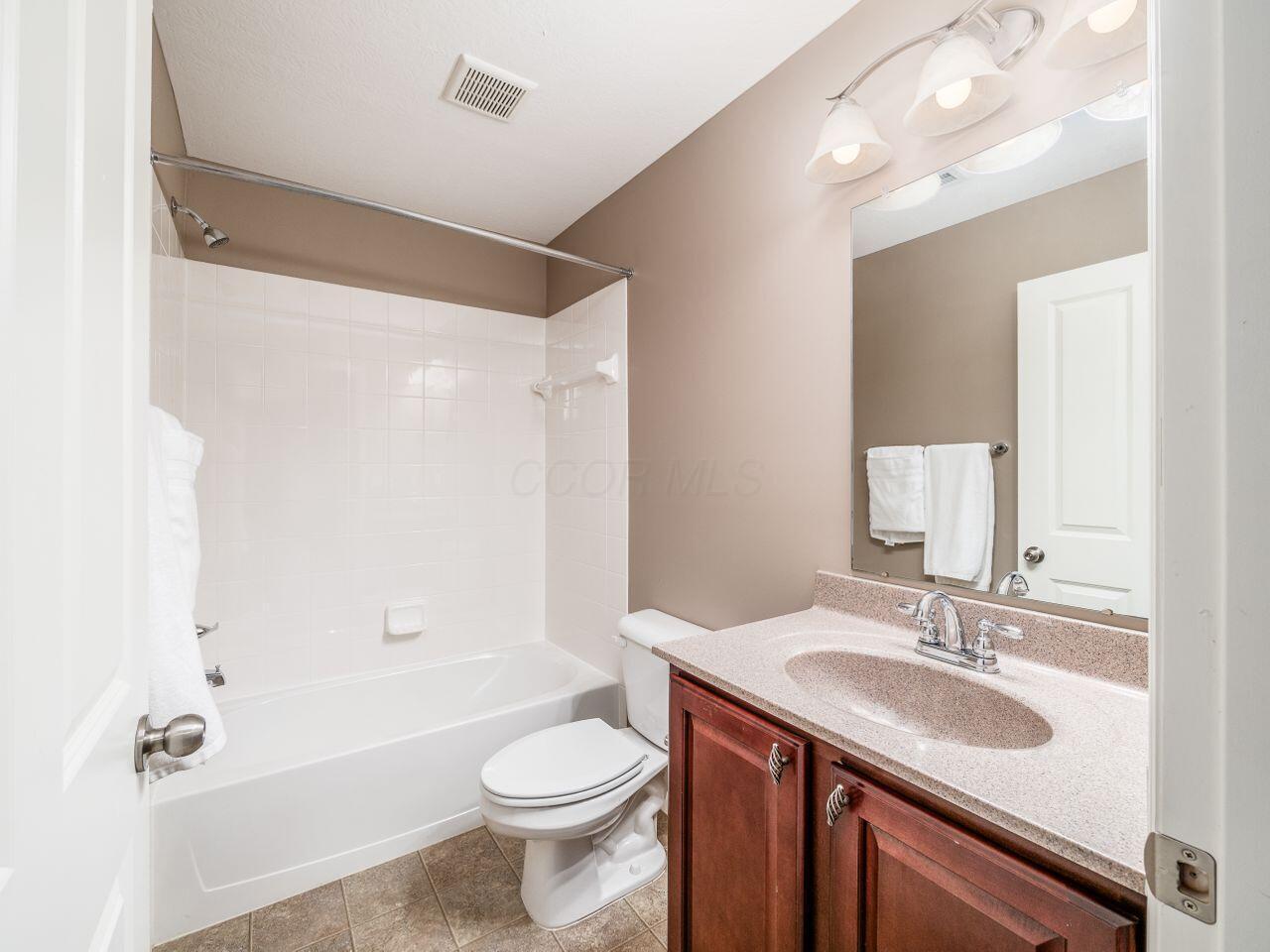 7058 Kinsale Lane, Powell, Ohio image 35