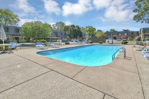 Tiny photo for 625 Country Club Drive B7 #B7, Newark, OH 43055 (MLS # 226007811)