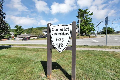 Tiny photo for 625 Country Club Drive B7 #B7, Newark, OH 43055 (MLS # 226007811)