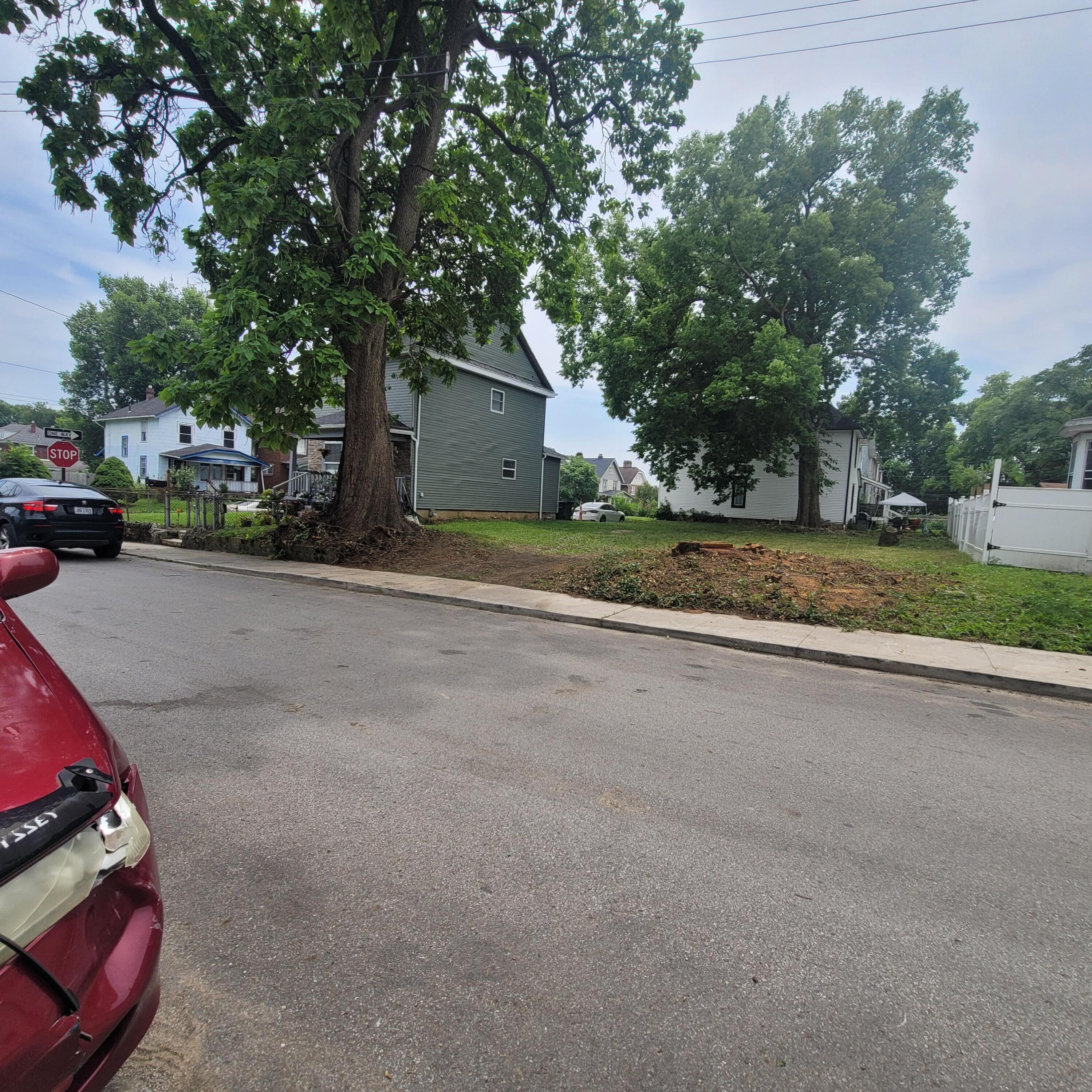 1525 E Fulton Street
