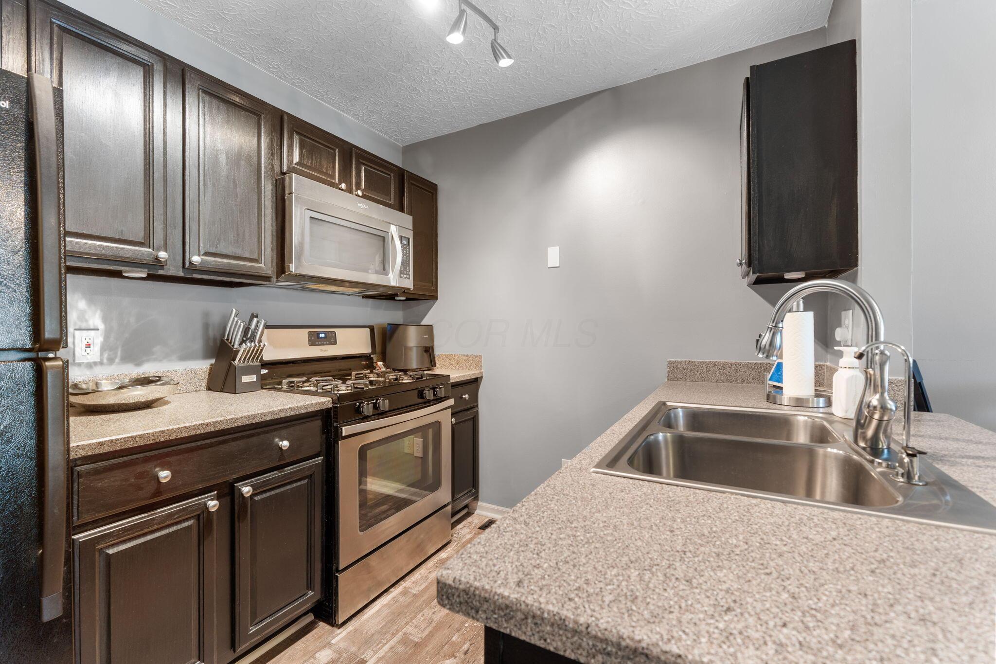 9137 Parkpoint Lane, Lewis Center, Ohio image 34