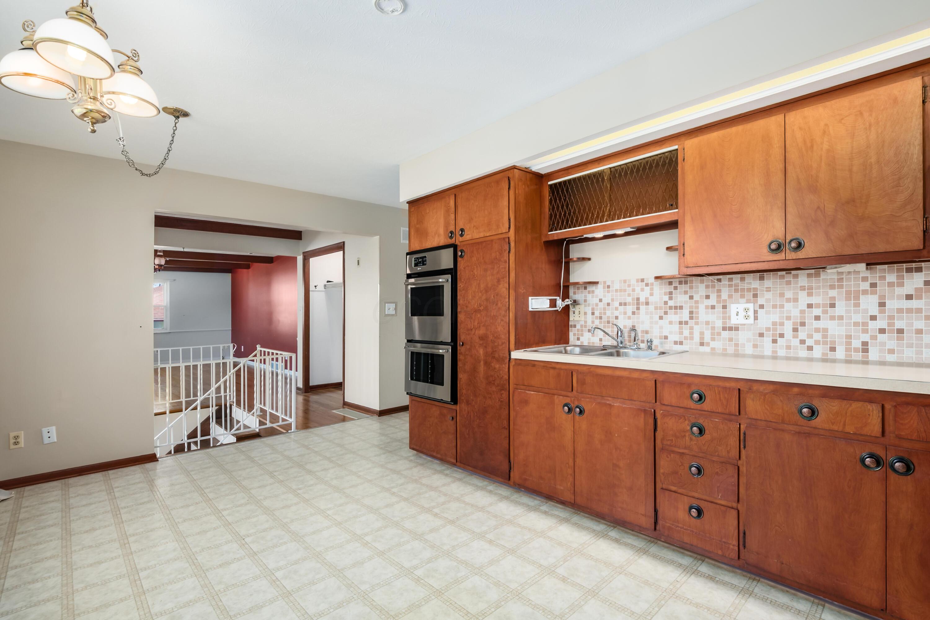 5782 Loganwood Road, Columbus, Ohio image 7
