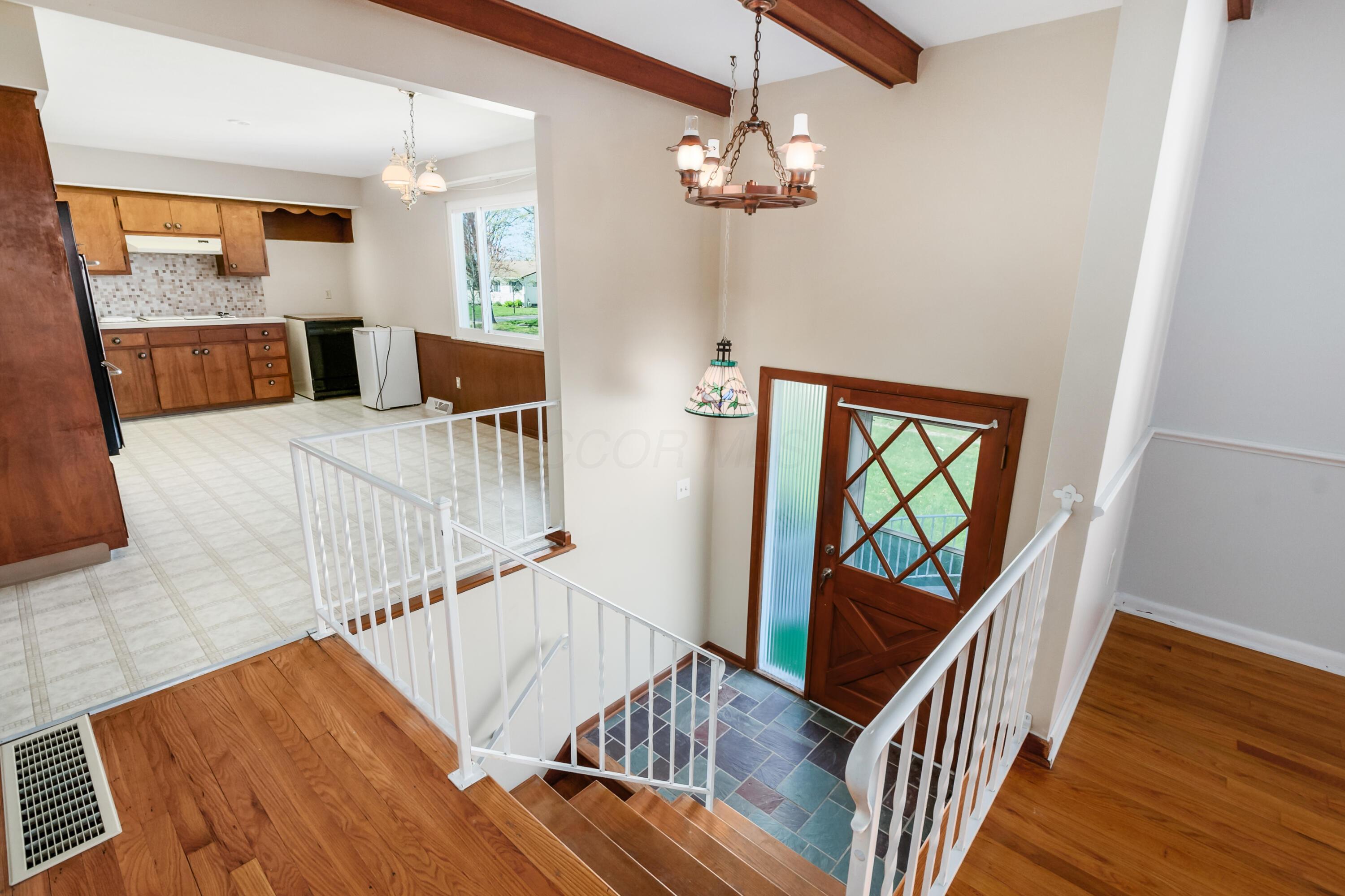 5782 Loganwood Road, Columbus, Ohio image 2