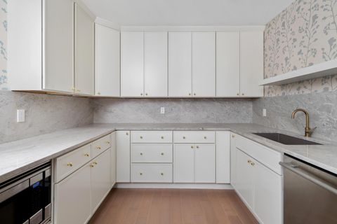 Tiny photo for 1869 Tewksbury Road, Upper Arlington, OH 43221 (MLS # 225045191)