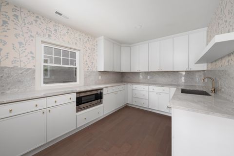 Tiny photo for 1869 Tewksbury Road, Upper Arlington, OH 43221 (MLS # 225045191)