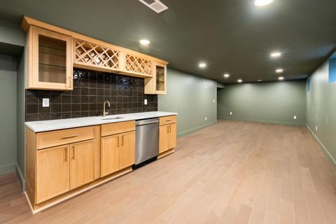 Tiny photo for 1869 Tewksbury Road, Upper Arlington, OH 43221 (MLS # 225045191)