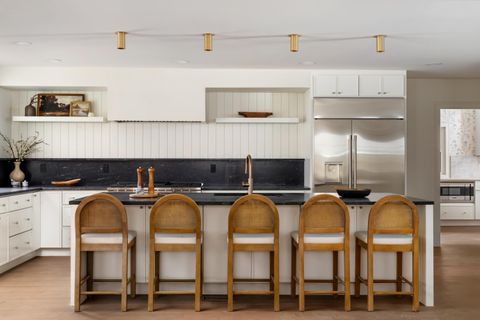 Tiny photo for 1869 Tewksbury Road, Upper Arlington, OH 43221 (MLS # 225045191)