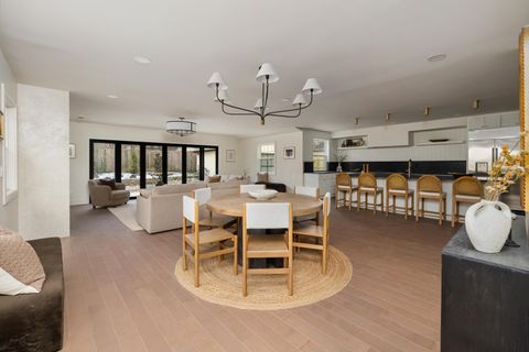 Tiny photo for 1869 Tewksbury Road, Upper Arlington, OH 43221 (MLS # 225045191)