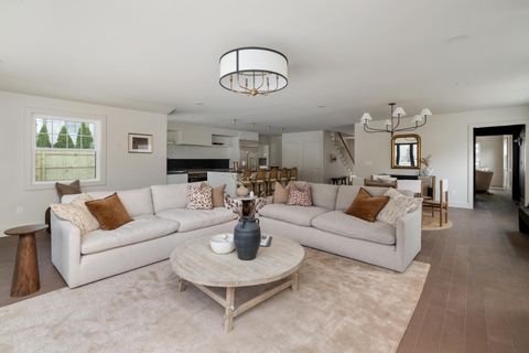 Tiny photo for 1869 Tewksbury Road, Upper Arlington, OH 43221 (MLS # 225045191)