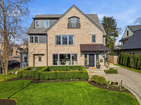 Photo of 2006 Cambridge Boulevard, Columbus, OH 43221 (MLS # 226010673)