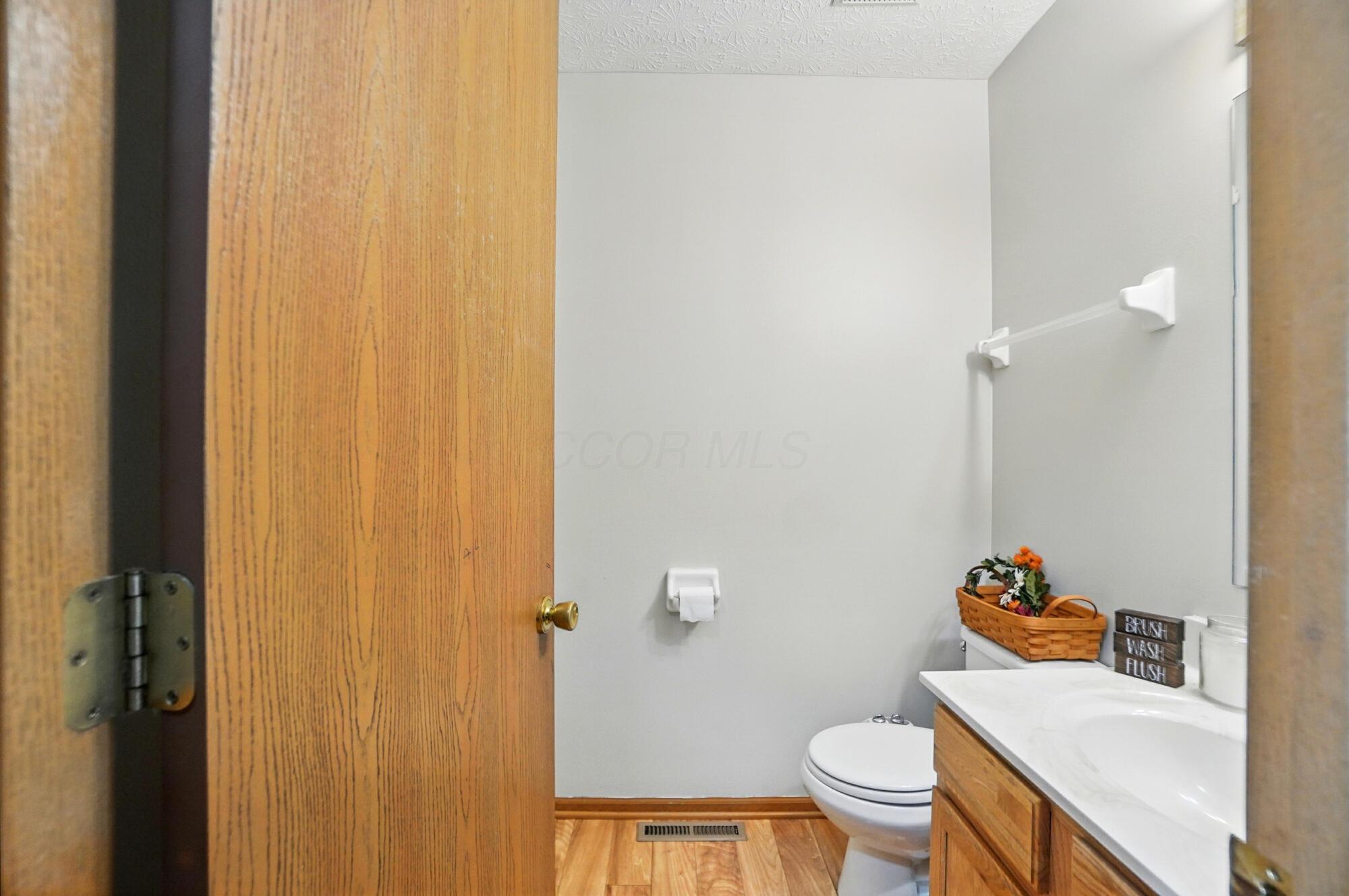 1076 Keny Boulevard, London, Ohio image 19