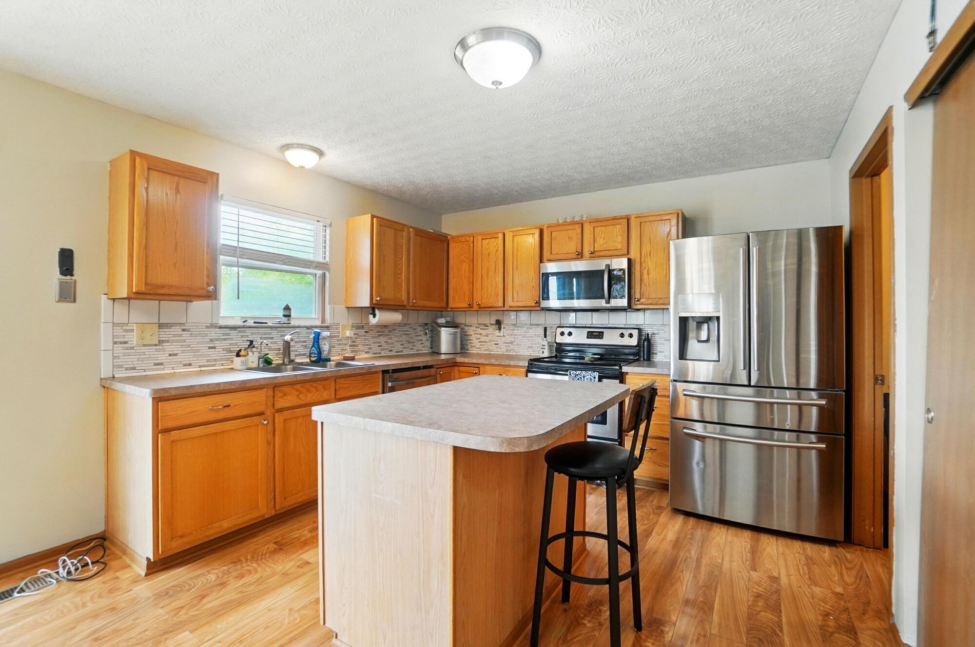 1076 Keny Boulevard, London, Ohio image 13