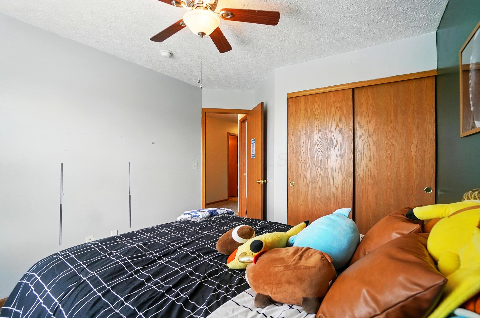 1076 Keny Boulevard, London, Ohio image 34