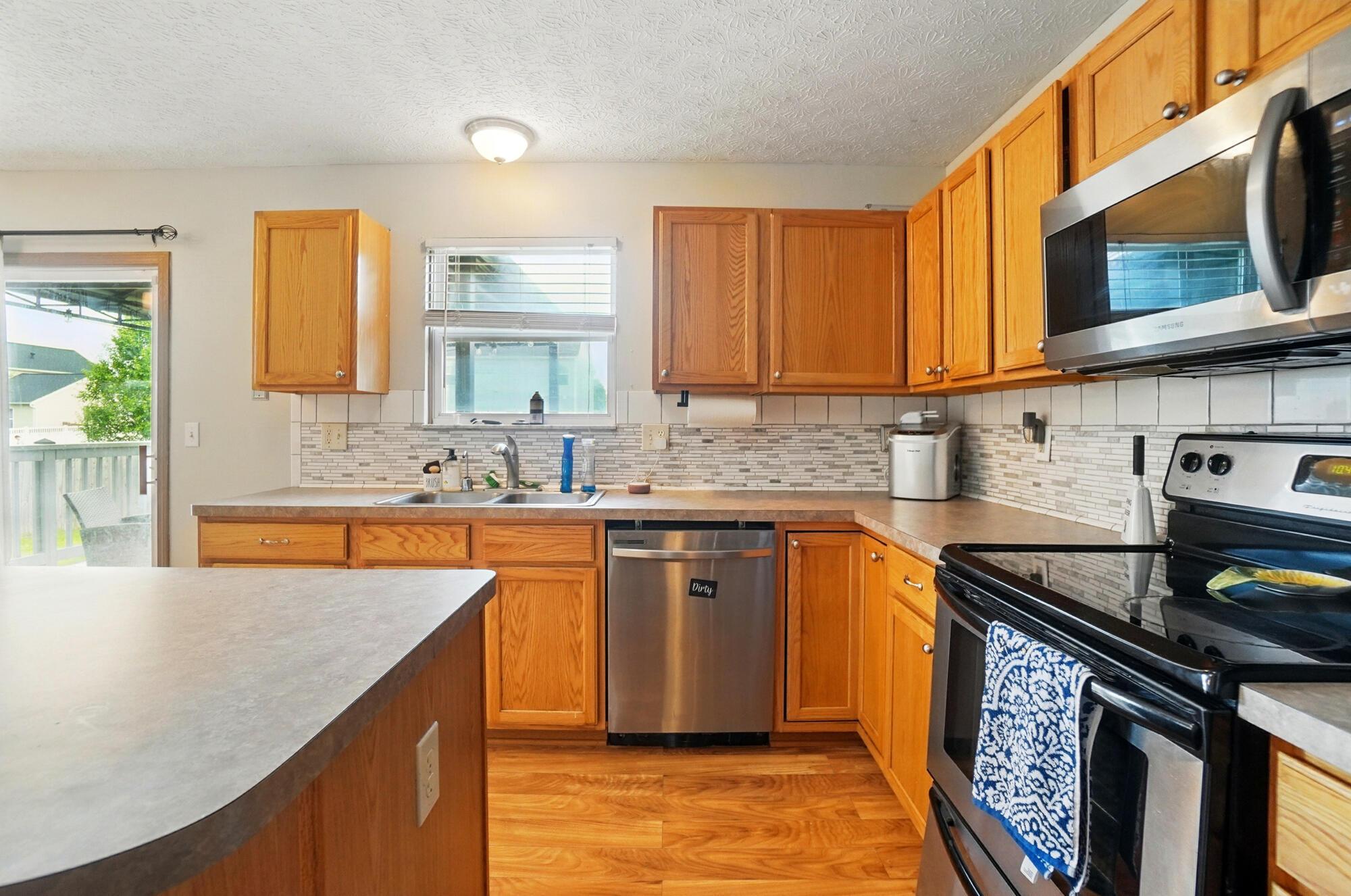 1076 Keny Boulevard, London, Ohio image 14