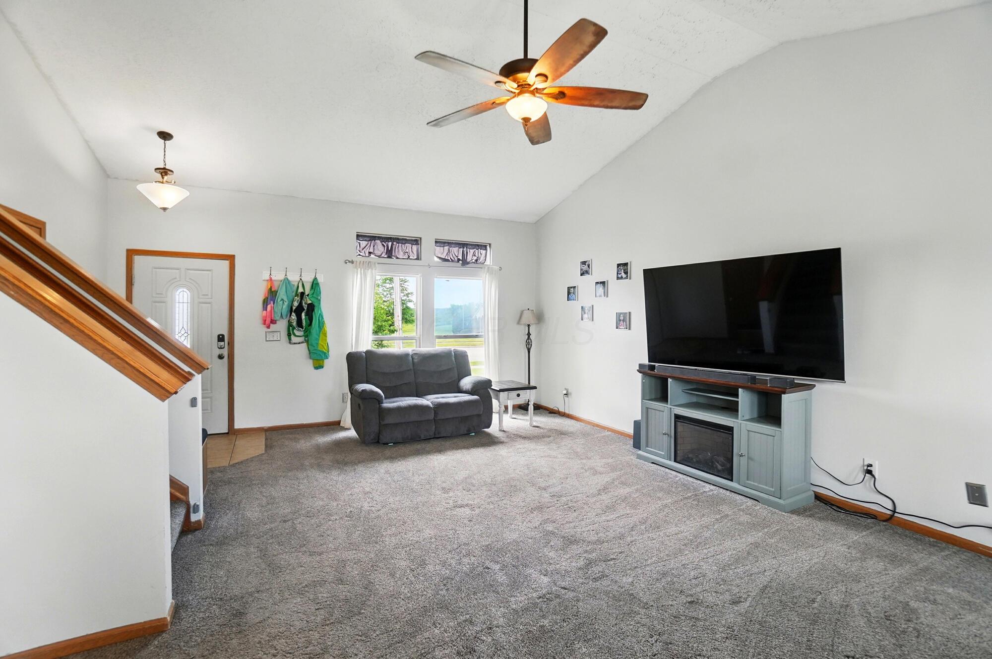 1076 Keny Boulevard, London, Ohio image 7