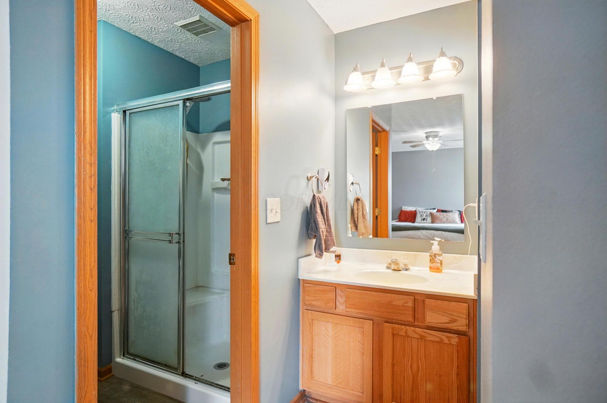 1076 Keny Boulevard, London, Ohio image 25