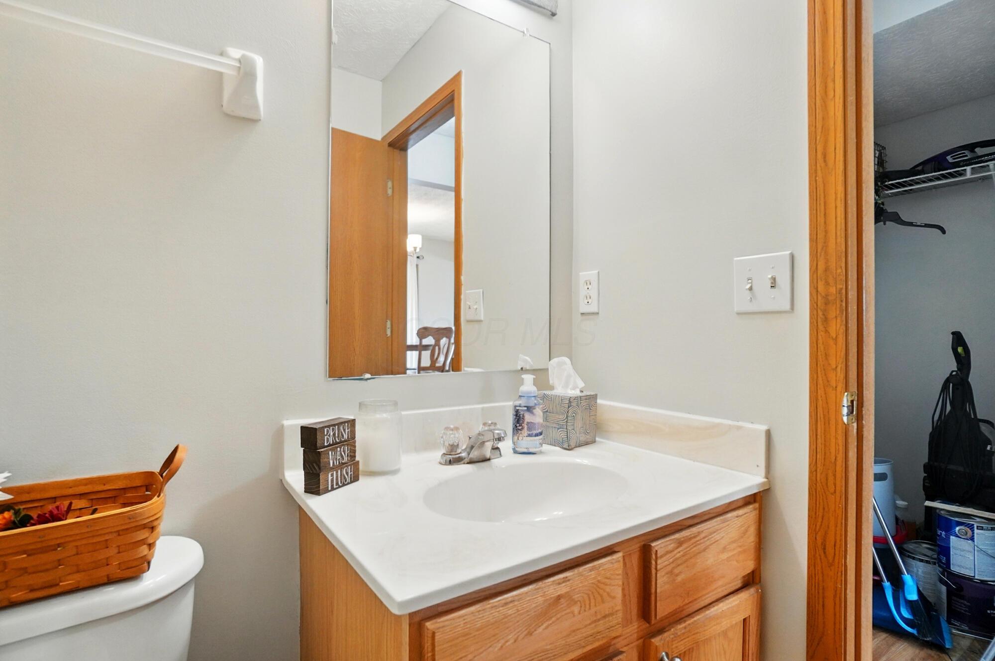 1076 Keny Boulevard, London, Ohio image 20