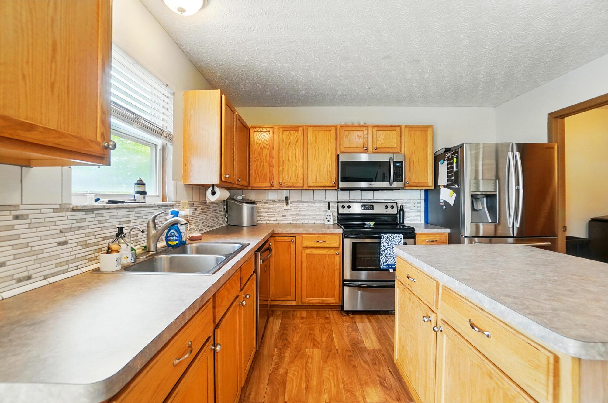 1076 Keny Boulevard, London, Ohio image 16