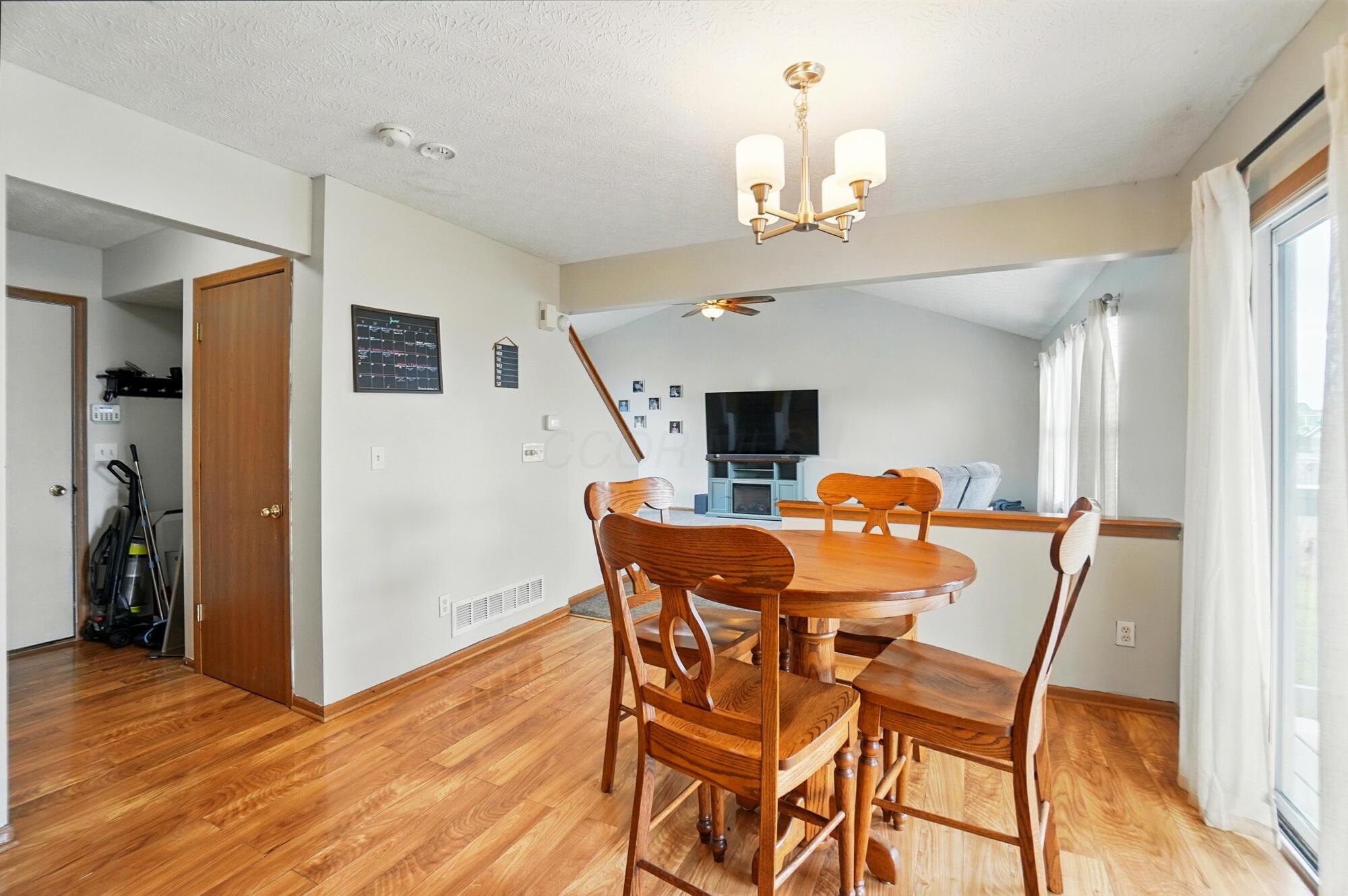 1076 Keny Boulevard, London, Ohio image 10