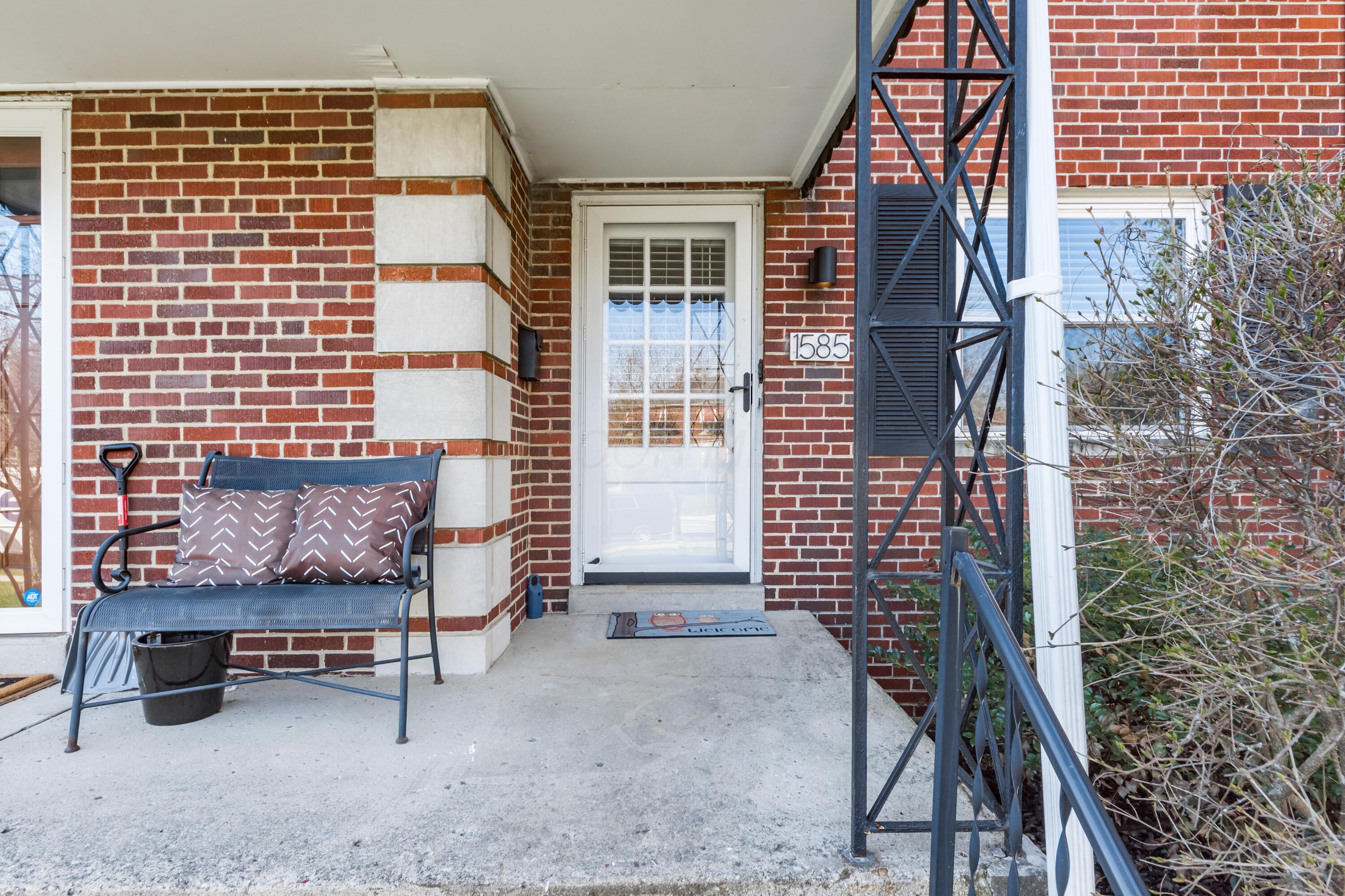 1585 Waltham Road, Columbus, Ohio image 1