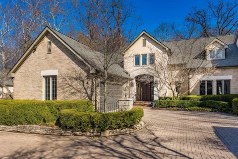 4 Lyonsgate Rd, Columbus, OH 43209 - #: 225008316