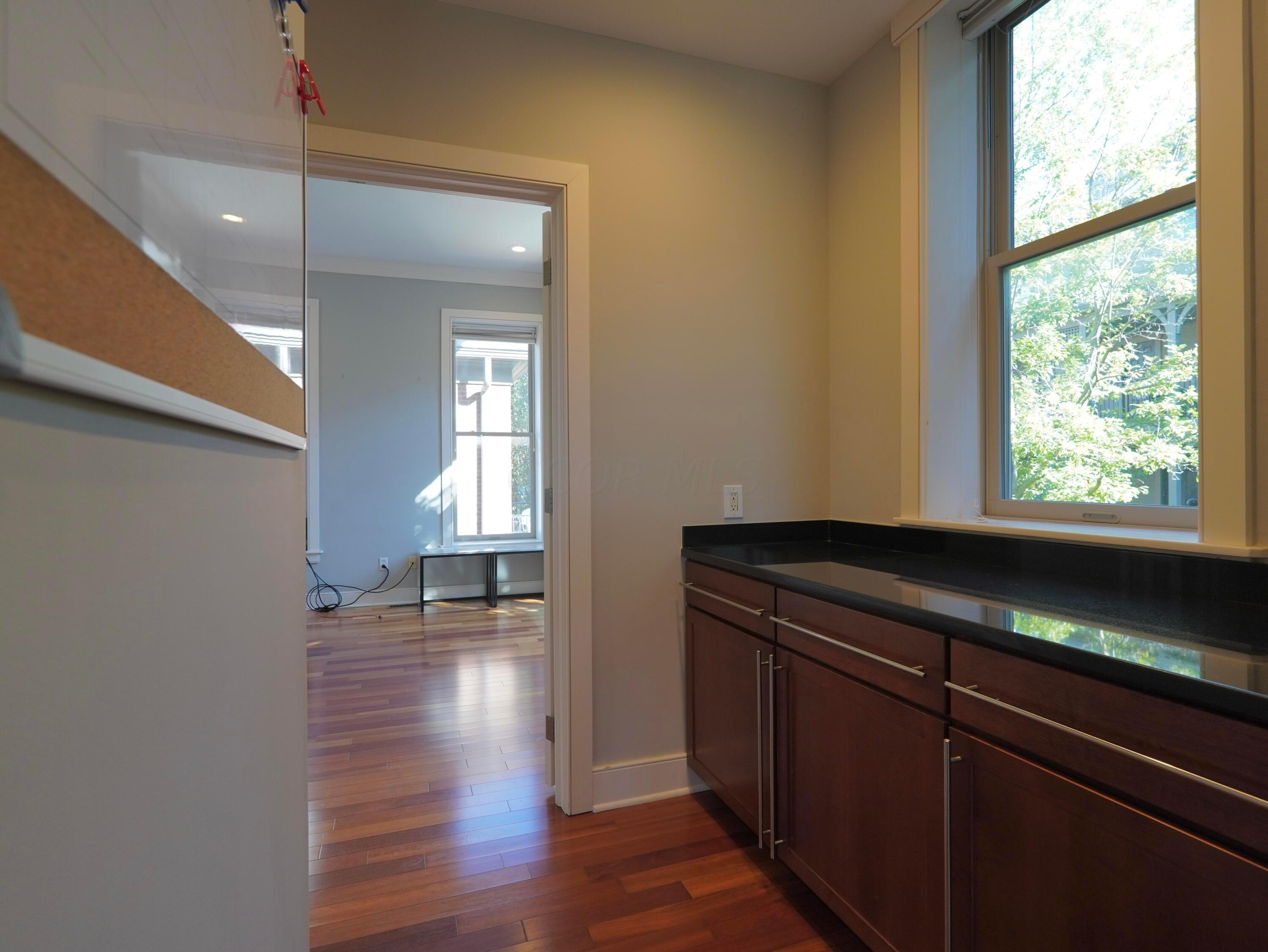 Columbus, Ohio 43206, United States, 2 Bedrooms Bedrooms, ,3 BathroomsBathrooms,Residential,Active,36518