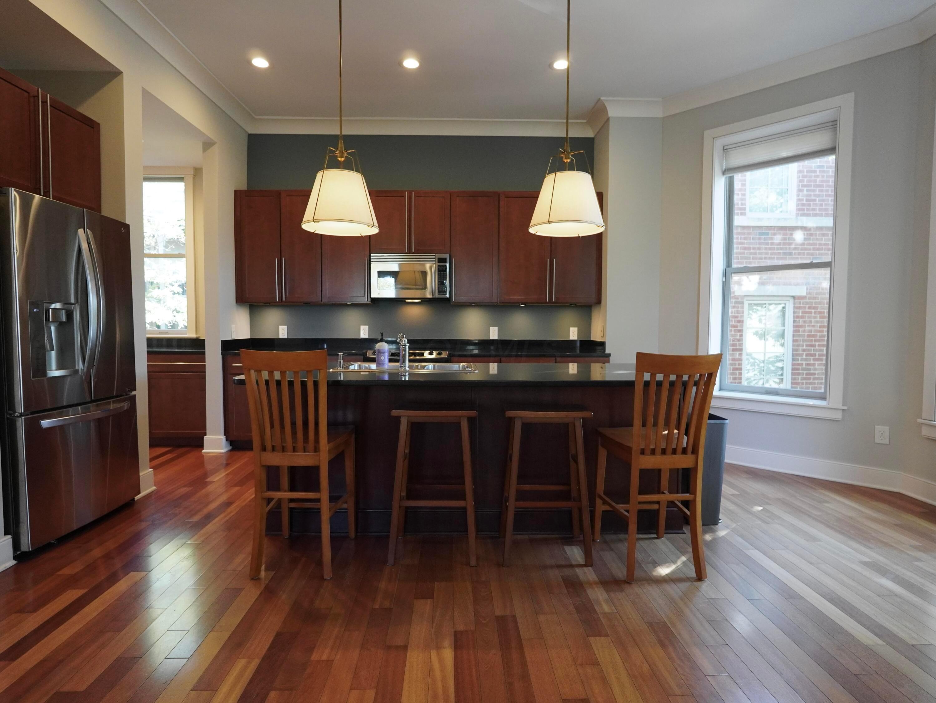 Columbus, Ohio 43206, United States, 2 Bedrooms Bedrooms, ,3 BathroomsBathrooms,Residential,Active,36518