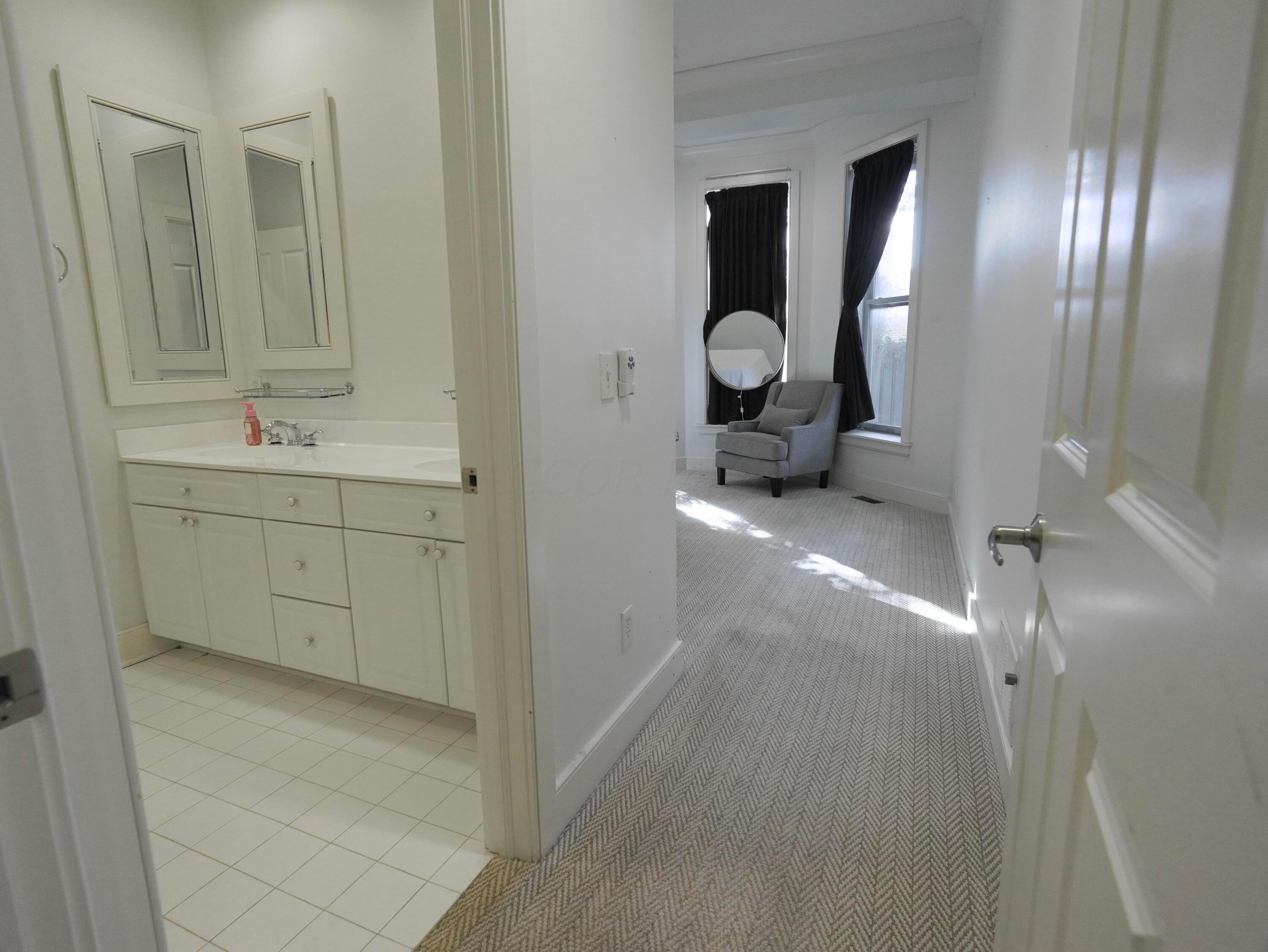 Columbus, Ohio 43206, United States, 2 Bedrooms Bedrooms, ,3 BathroomsBathrooms,Residential,Active,36518