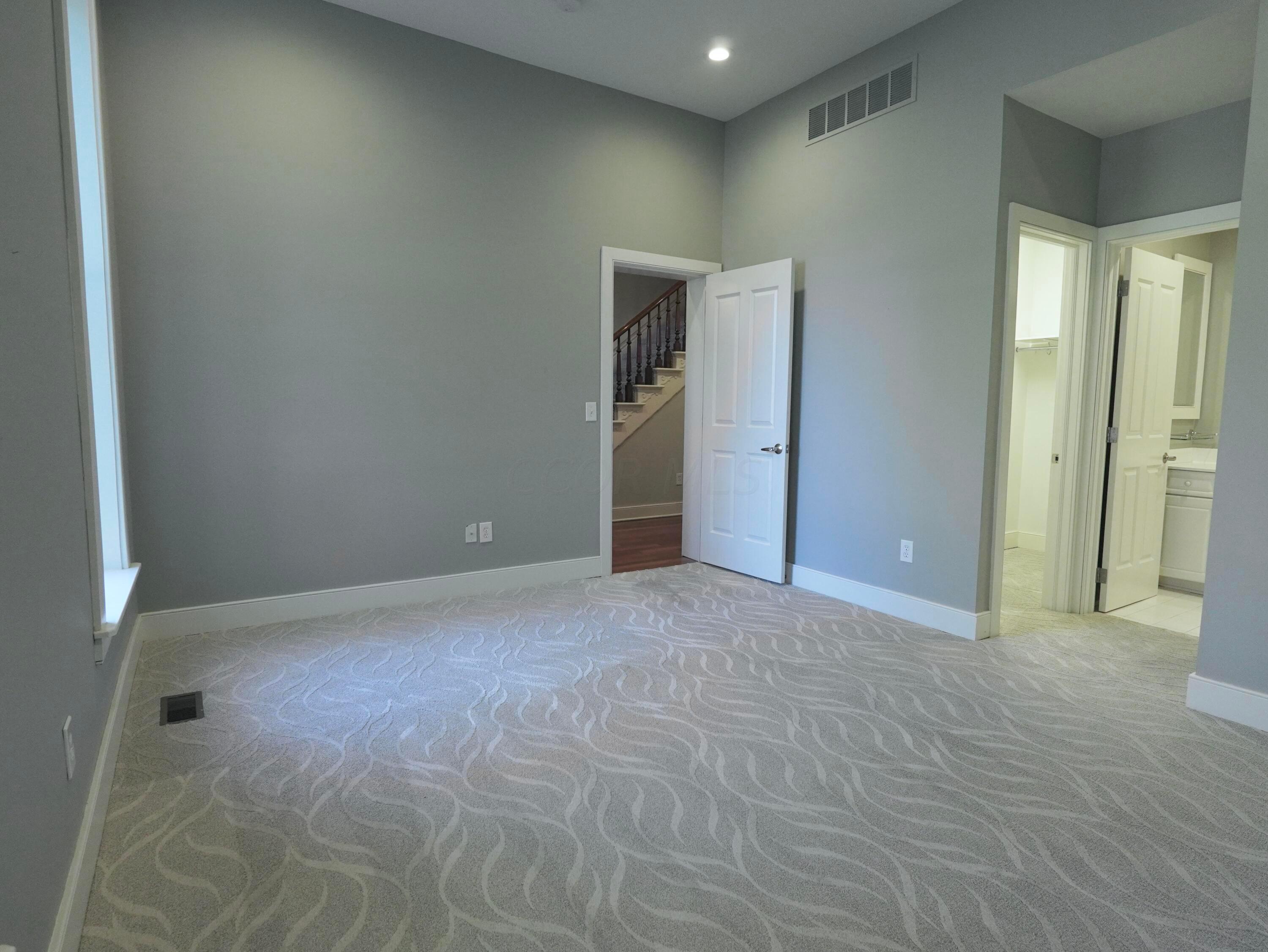 Columbus, Ohio 43206, United States, 2 Bedrooms Bedrooms, ,3 BathroomsBathrooms,Residential,Active,36518