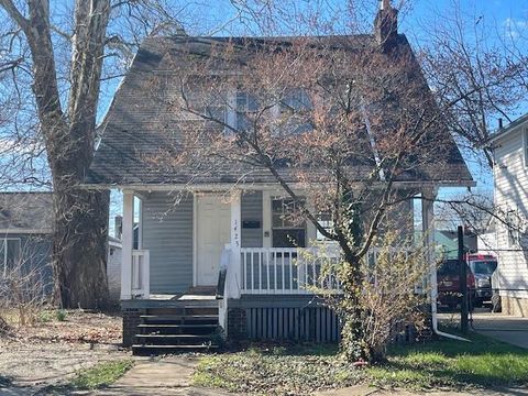 Photo of 1423 E Maynard Avenue, Columbus, OH 43211 (MLS # 226009504)