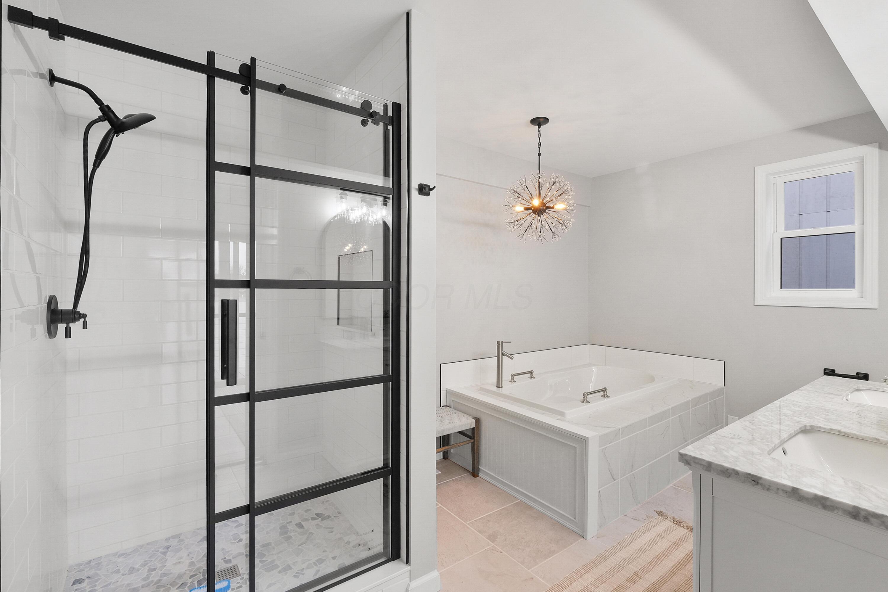 4009 Apple Valley Drive, Howard, Ohio image 31