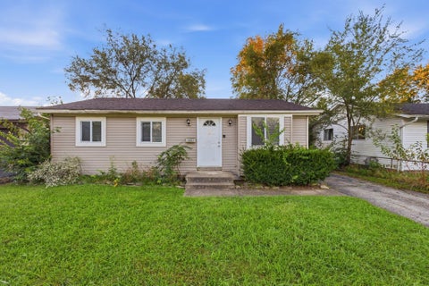 Photo of 3483 Penfield Road, Columbus, OH 43227 (MLS # 226039008)