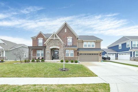 Photo of 8427 Chesapeake Way NW, Pickerington, OH 43147 (MLS # 226002808)