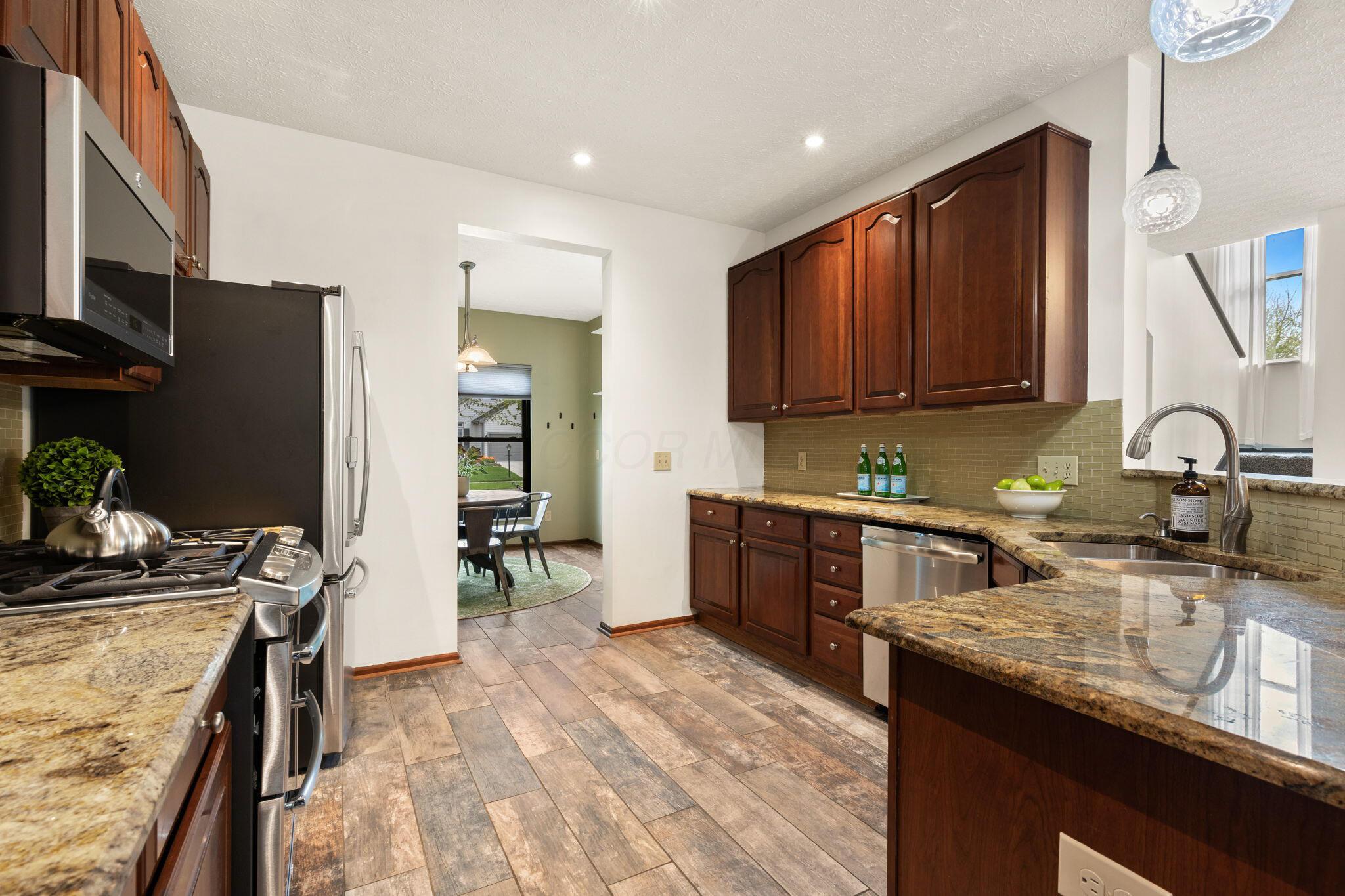 2207 Pleasant Colony Drive, Lewis Center, Ohio image 11